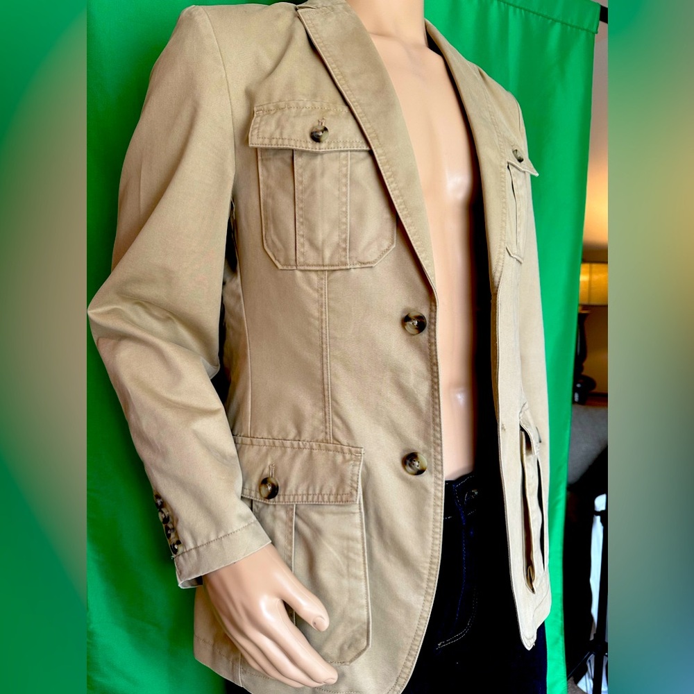Stunning Haggar LK Life Khaki Oxford sportcoat. Size Small.  Excellent condition